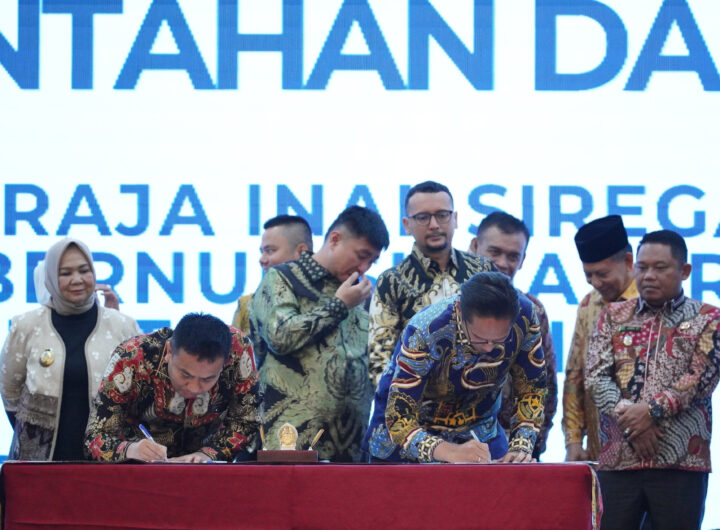 Rakor Penguatan Tata Kelola Pemda dan Pencegahan Korupsi, Rico Waas Tandatangani Komitmen Bersama