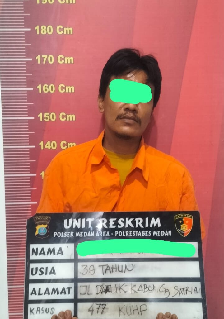 Pura-pura Bantu Turunkan Anak, Jukir Curi Tas IRT di Depan Apotek