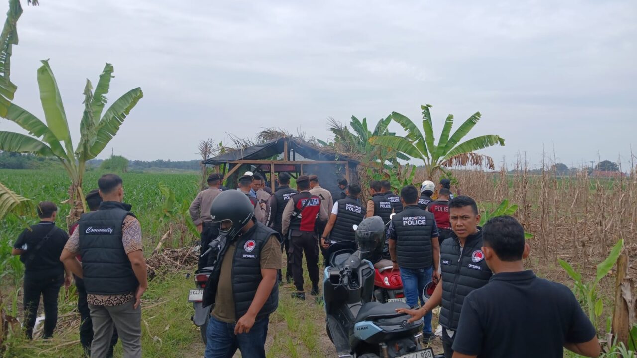 Barak Sabu Dekat TPA Binjai Timur Digerebek, Puluhan Bong Ditemukan Lalu Dibakar Polisi