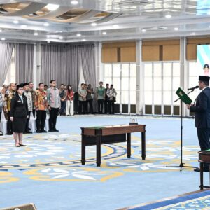 Bobby Nasution Lantik Tiga Pejabat Pimpinan Tinggi Pratama, Tekankan Target Pembangunan Terukur