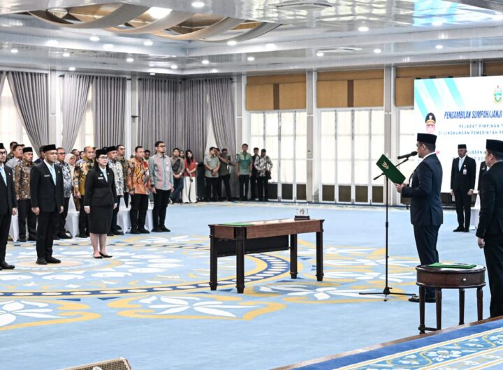 Bobby Nasution Lantik Tiga Pejabat Pimpinan Tinggi Pratama, Tekankan Target Pembangunan Terukur