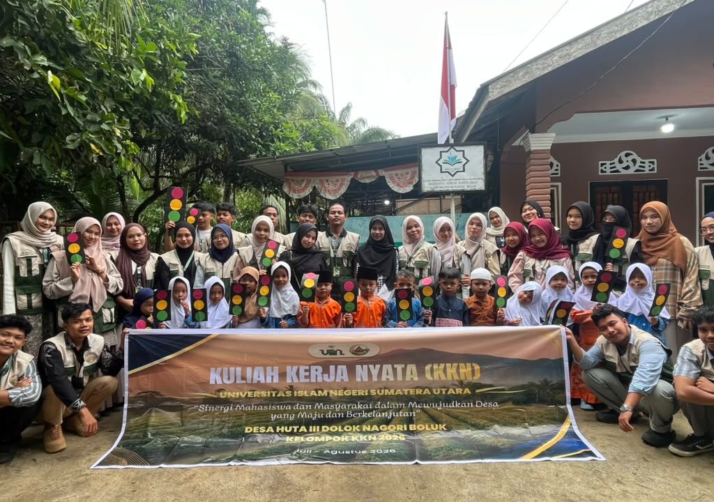 Aksi Seru Mahasiswa KKN UINSU: Tanamkan Kesadaran Berlalu Lintas Sejak Dini pada Siswa RA Wahyu Abadi