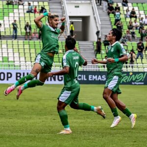 PSMS Medan Pesta Gol, Gulung Persiku 6-0