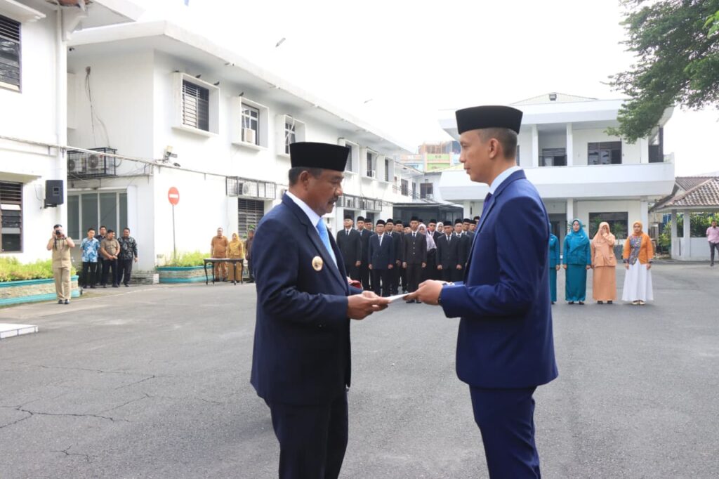 Amir Hamzah Lantik Sofyan Syahputra Siregar Jadi Kadisdik Binjai