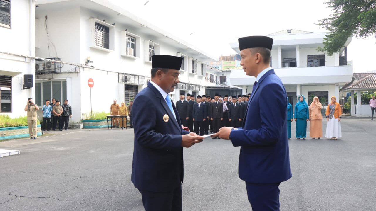 Amir Hamzah Lantik Sofyan Syahputra Siregar Jadi Kadisdik Binjai