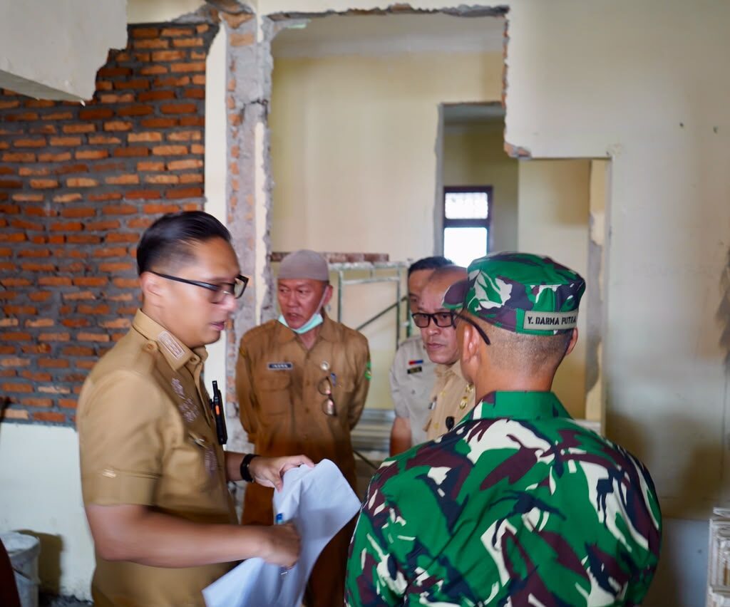 Rico Waas Tinjau Rehabilitasi Total Puskesmas Helvetia, Layani hingga 300 Pasien Sehari