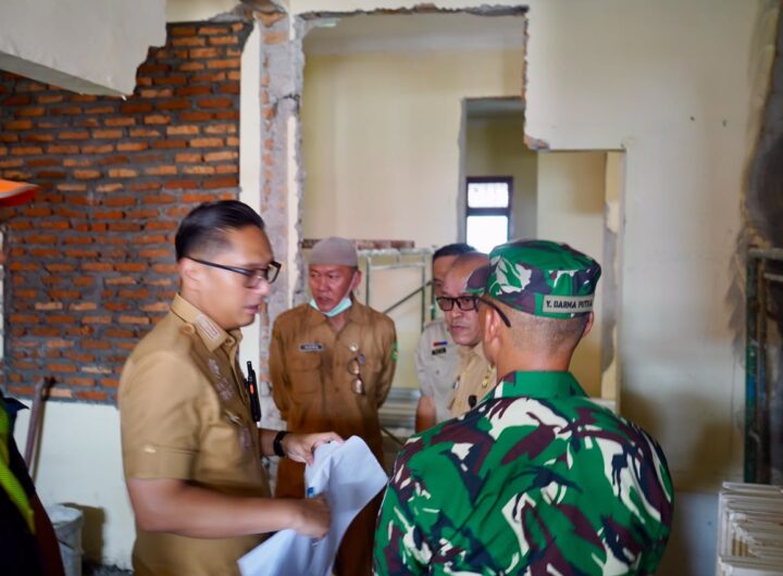 Rico Waas Tinjau Rehabilitasi Total Puskesmas Helvetia, Layani hingga 300 Pasien Sehari