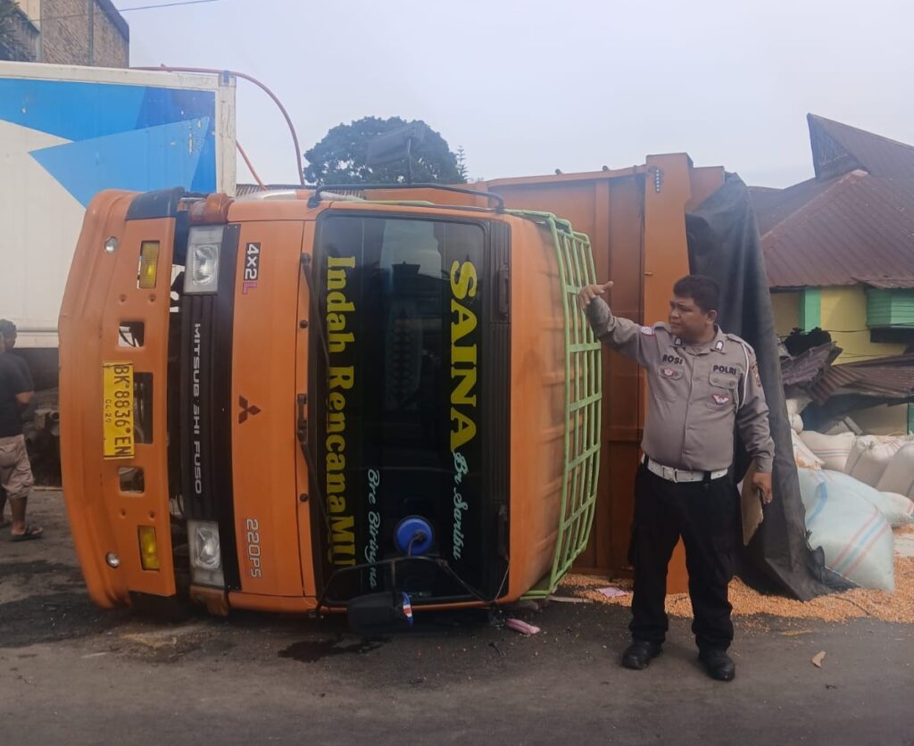 Kecelakaan Beruntun di Sibolangit Diduga Rem Blong, 4 Rumah dan 1 Sekolah Rusak