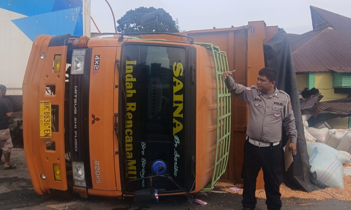 Kecelakaan Beruntun di Sibolangit Diduga Rem Blong, 4 Rumah dan 1 Sekolah Rusak