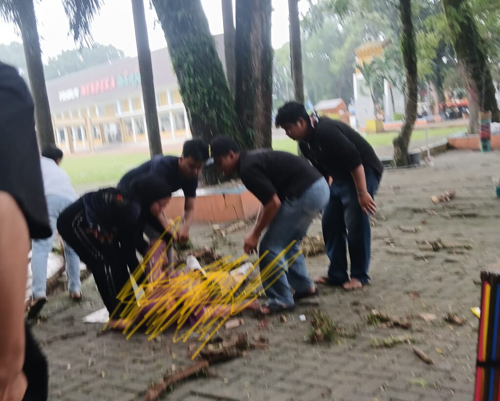 Akibat Angin Kencang, Pedagang Tewas Tertimpa Dahan Pohon di Lapangan Merdeka Binjai