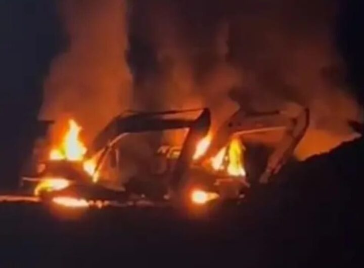 Madina Memanas, 3 Ekskavator Tambang Ilegal Dibakar Warga