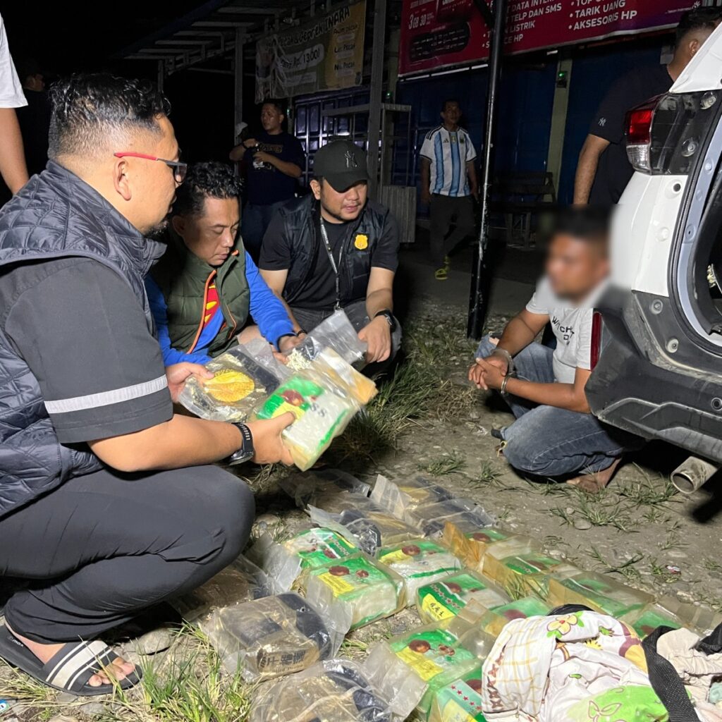 Tabrak Mobil Pelaku, Polisi Gagalkan Pengiriman 24 Kg Sabu ke Palembang