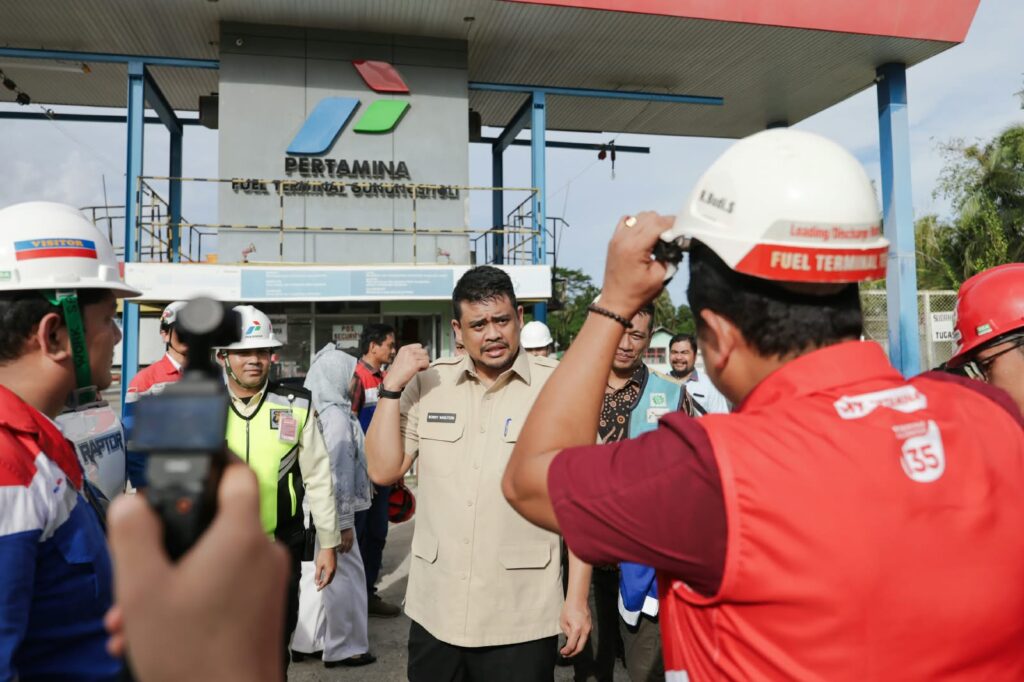 Distribusi BBM di Nias Potensi Terganggu, Bobby Nasution Upayakan Mitigasi Kelangkaan di Masa Nataru