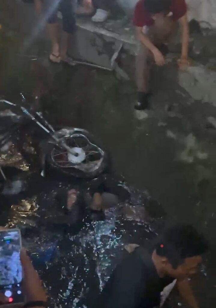 Mobil Mewah Tabrak Pedagang Mie depan RS Haji Medan, 1 Orang Tewas