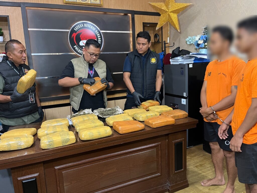 Polrestabes Medan Gerebek Gudang Penyimpanan 18 Kg Ganja, 2 Orang Ditangkap