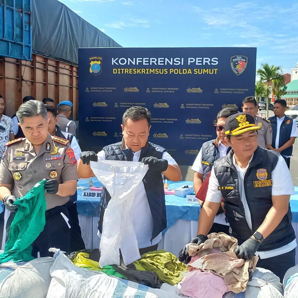 Polda Sumut Gagalkan Perdagangan 144 Ballpres Pakaian Bekas dari Bandung